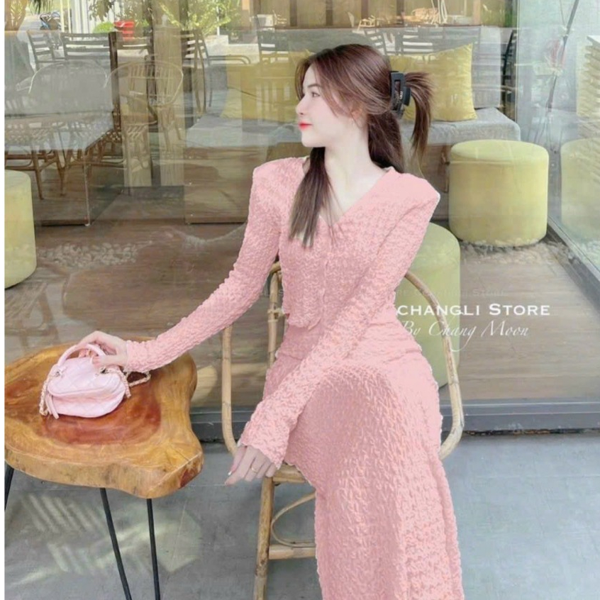 Sét váy áo croptop tay dài mix chân váy suông dài với tone màu tiêu thư dành cho các nàng đi chơi xinh