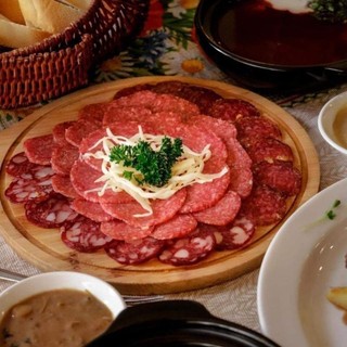 SALAMI BÒ 250G NỘI ĐỊA NGA (xúc xích khô ăn liền)