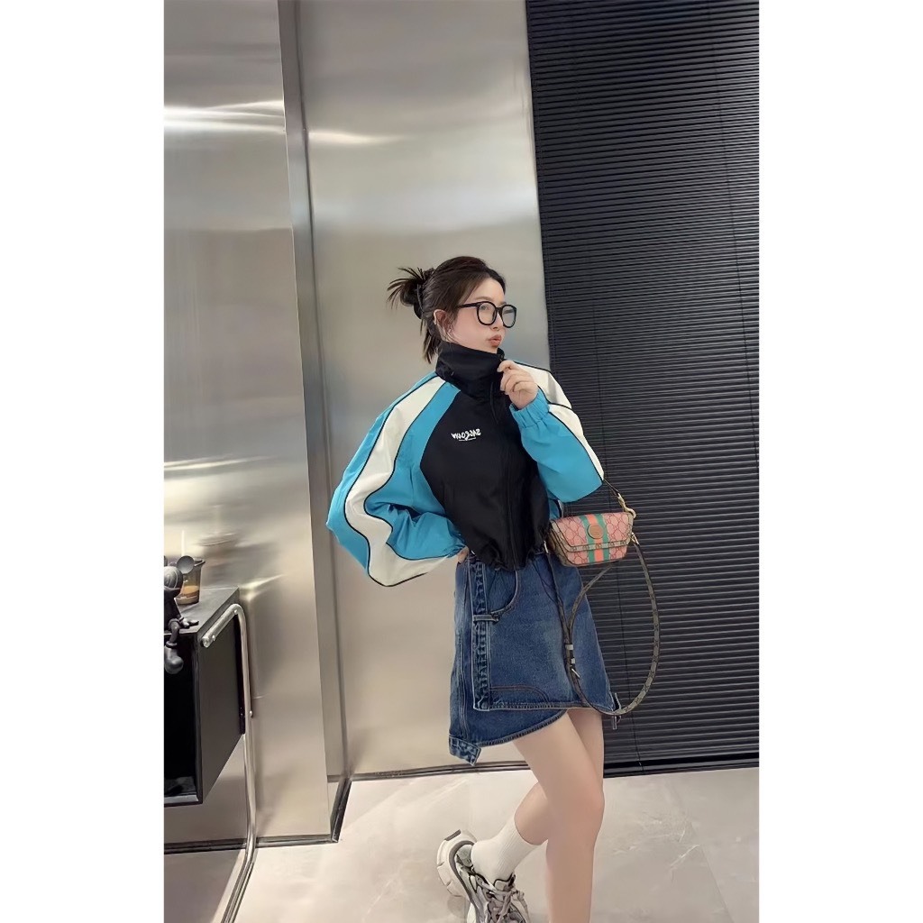 Áo Khoác Croptop Phối Viền Sọc Tay Chất Gió Bảng Màu Siêu Xinh