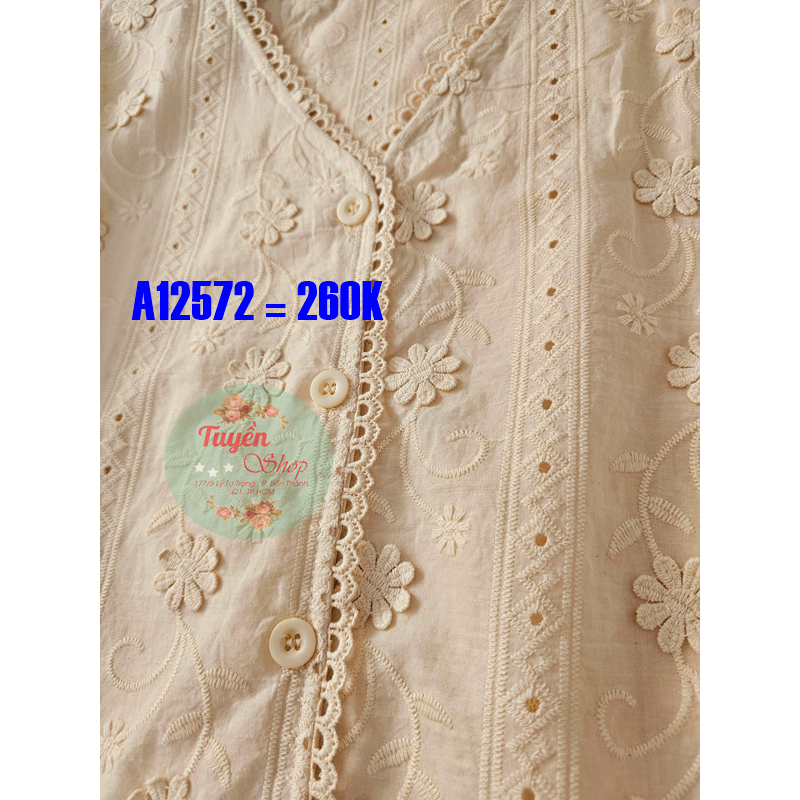 Áo sơ mi xô ren nổi cổ V tay ngắn