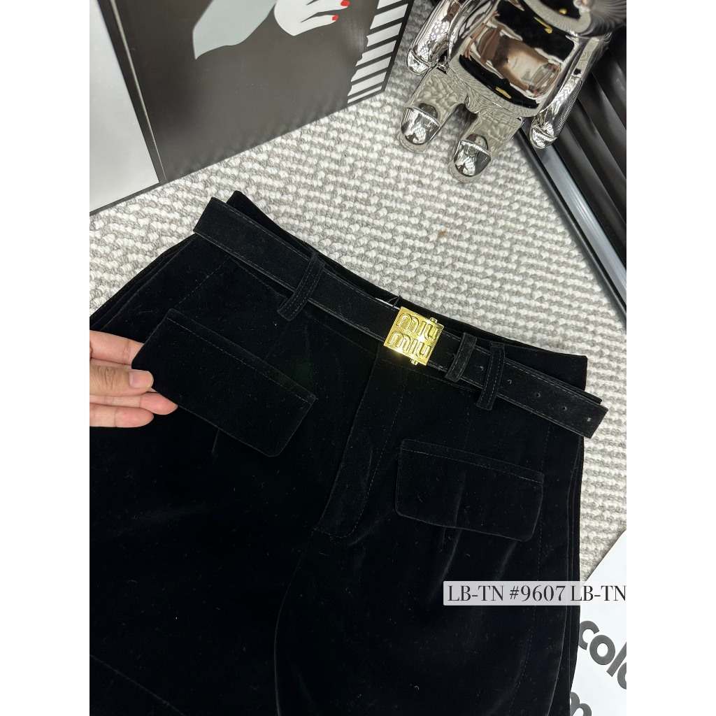 Quần sooc nhung kèm đai MiuMiu siêu xinh