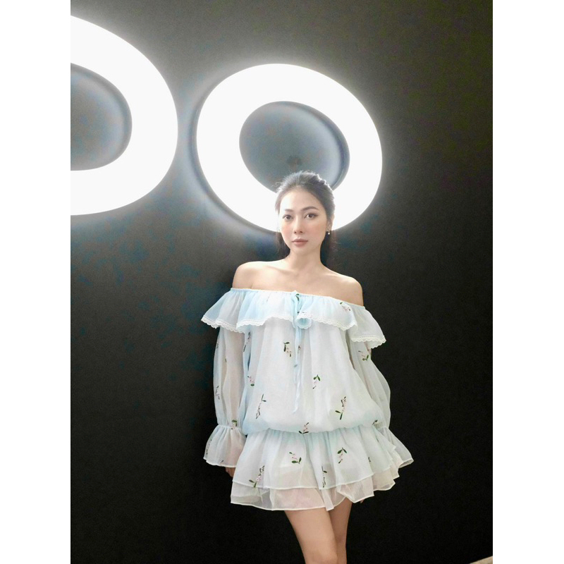 Đầm bồng thêu hoa xanh trời