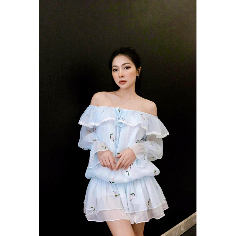 Đầm bồng thêu hoa xanh trời