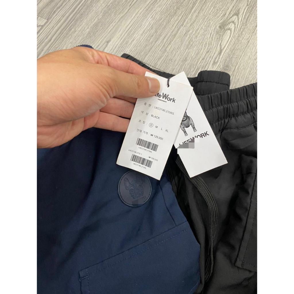 Quần gió Life.w.ork