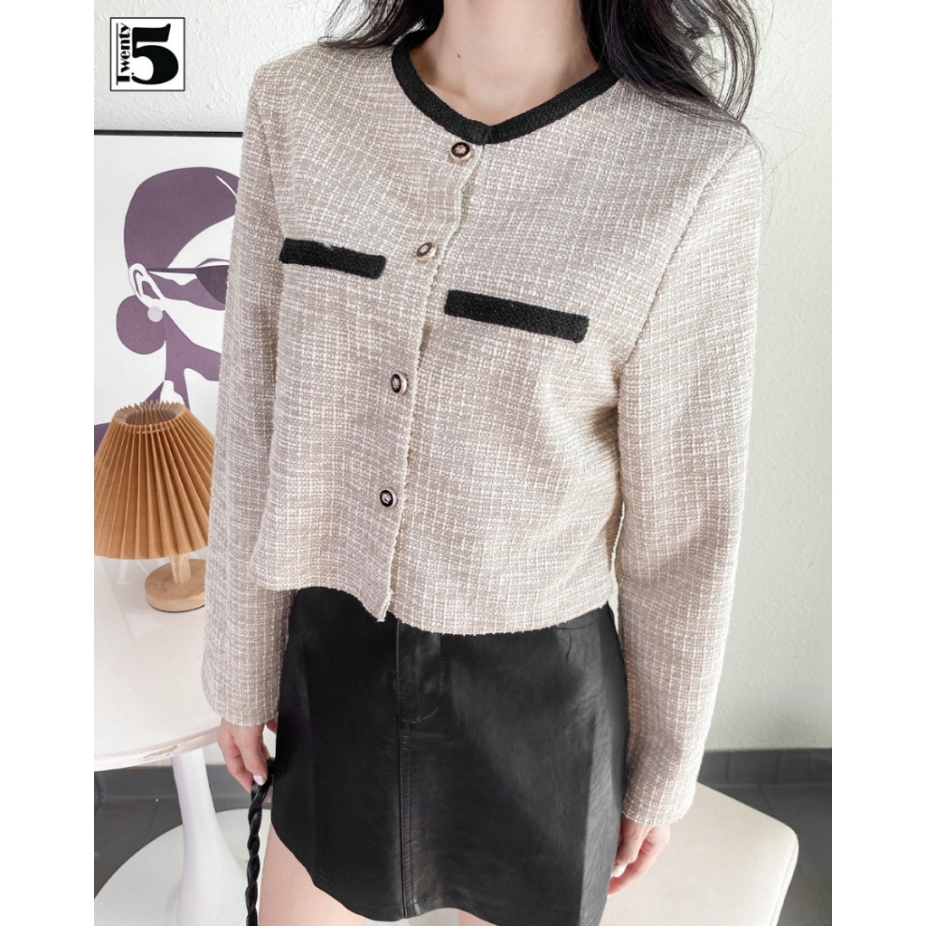 Áo khoác nữ Twentyfive dạ tweed mỏng mùa thu dáng ngắn phối viền cổ nắp túi giả 5106