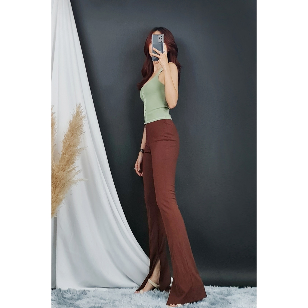 C0763 - 	Quần thun ống loe xẻ lai trơn