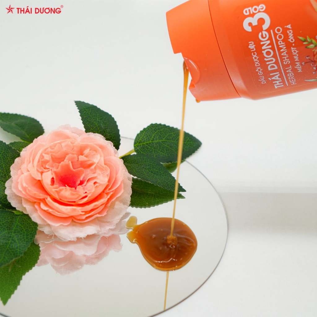 Dầu gội dược liệu Thái Dương 3 Gold Hoa Hồng Đỏ chai 200ml - Sao Thái Dương