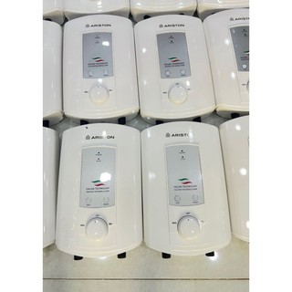 Máy tắm nước nóng Ariston