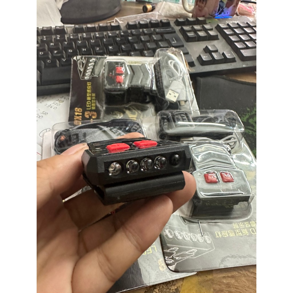 Đèn LED Cảm Ứng Mini Kẹp Mũ dành cho Đi Câu, Đi Leo Núi, Cắm Trại sale giá rẻ - Đèn Kẹp mũ DX18 y hì