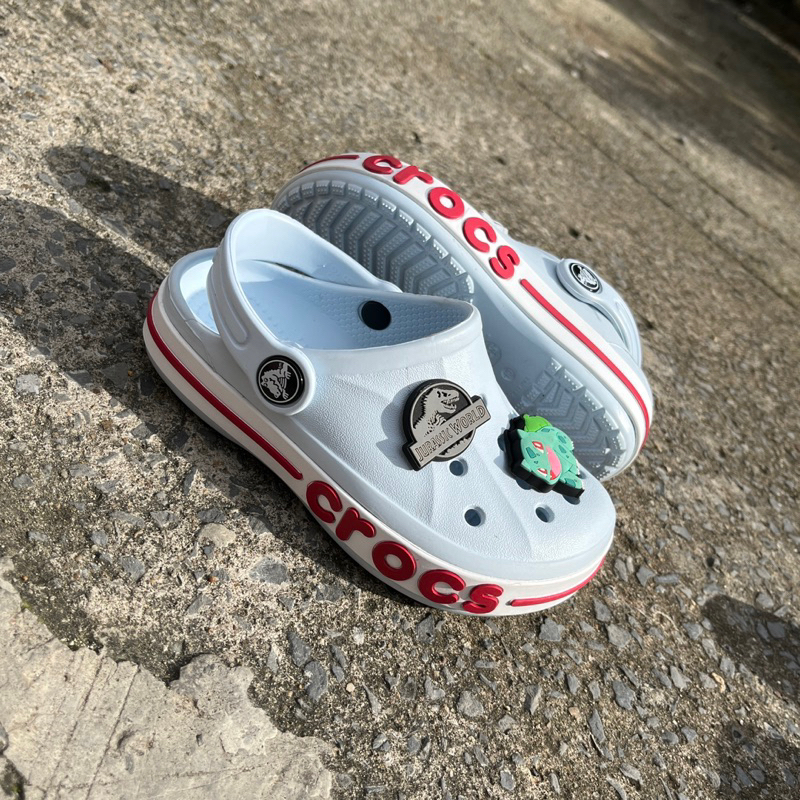 Dép Crocs Chính Hãng cho Bé lỗi vết cắt, hàng siêu bền, kháng khuẩn chống bị hôi chân màu xanh.