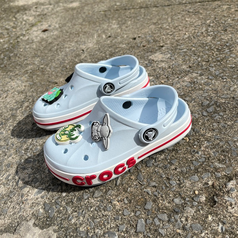 Dép Crocs Chính Hãng cho Bé lỗi vết cắt, hàng siêu bền, kháng khuẩn chống bị hôi chân màu xanh.