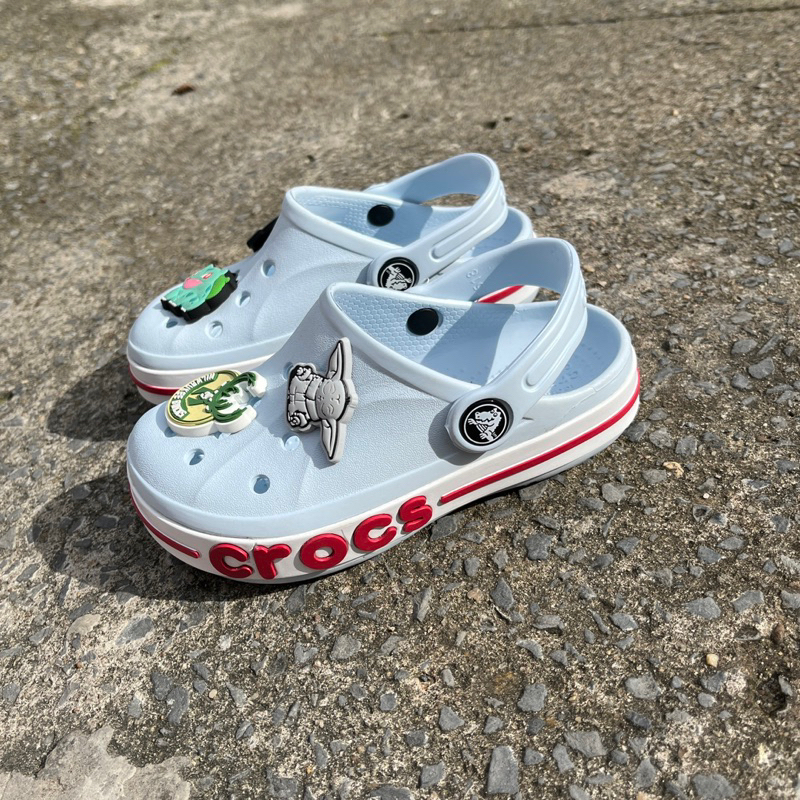 Dép Crocs Chính Hãng cho Bé lỗi vết cắt, hàng siêu bền, kháng khuẩn chống bị hôi chân màu xanh.