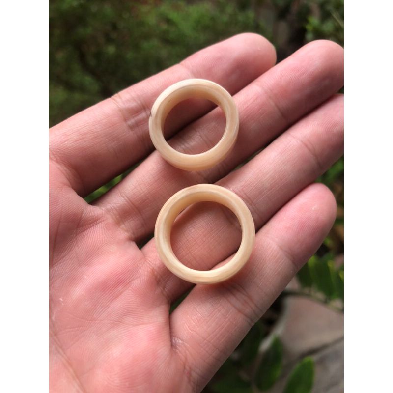 Nhẫn bản vuông bằng sừng trắng phong thuỷ 7ly cao cấp