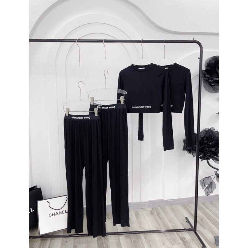 SET ÁO CROPTOP TAY DÀI + QUẦN SUÔNG CULOTTES ĐEN VIỀN CHỮ