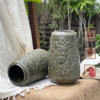 Bình gốm sứ Bát Tràng vân nổi họa tiết bông sen, màu men mộc cổ kính phù hợp cắm hoa sen