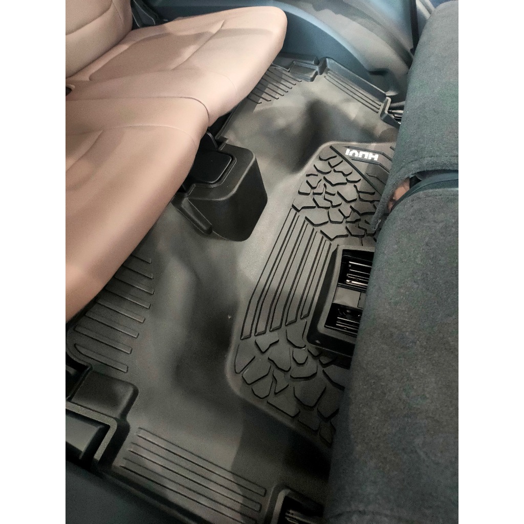 THẢM SÀN HUVI NHỰA NGUYÊN SINH TPE 3D CHO FORD EVEREST 2023