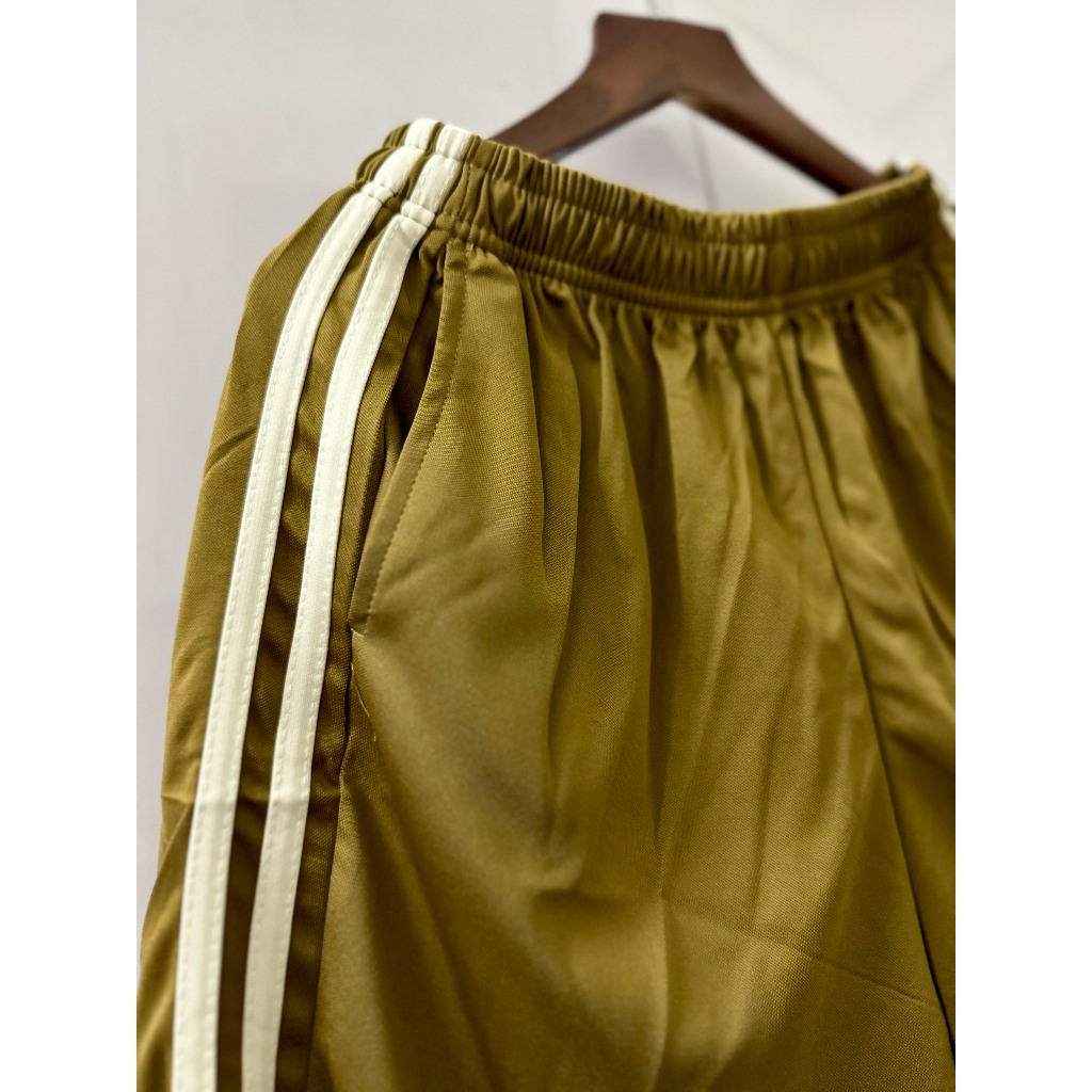 Set bộ quần thể thao nam nữ vải gai thái ba lá áo vàng kem quần vàng đồng có túi 2023