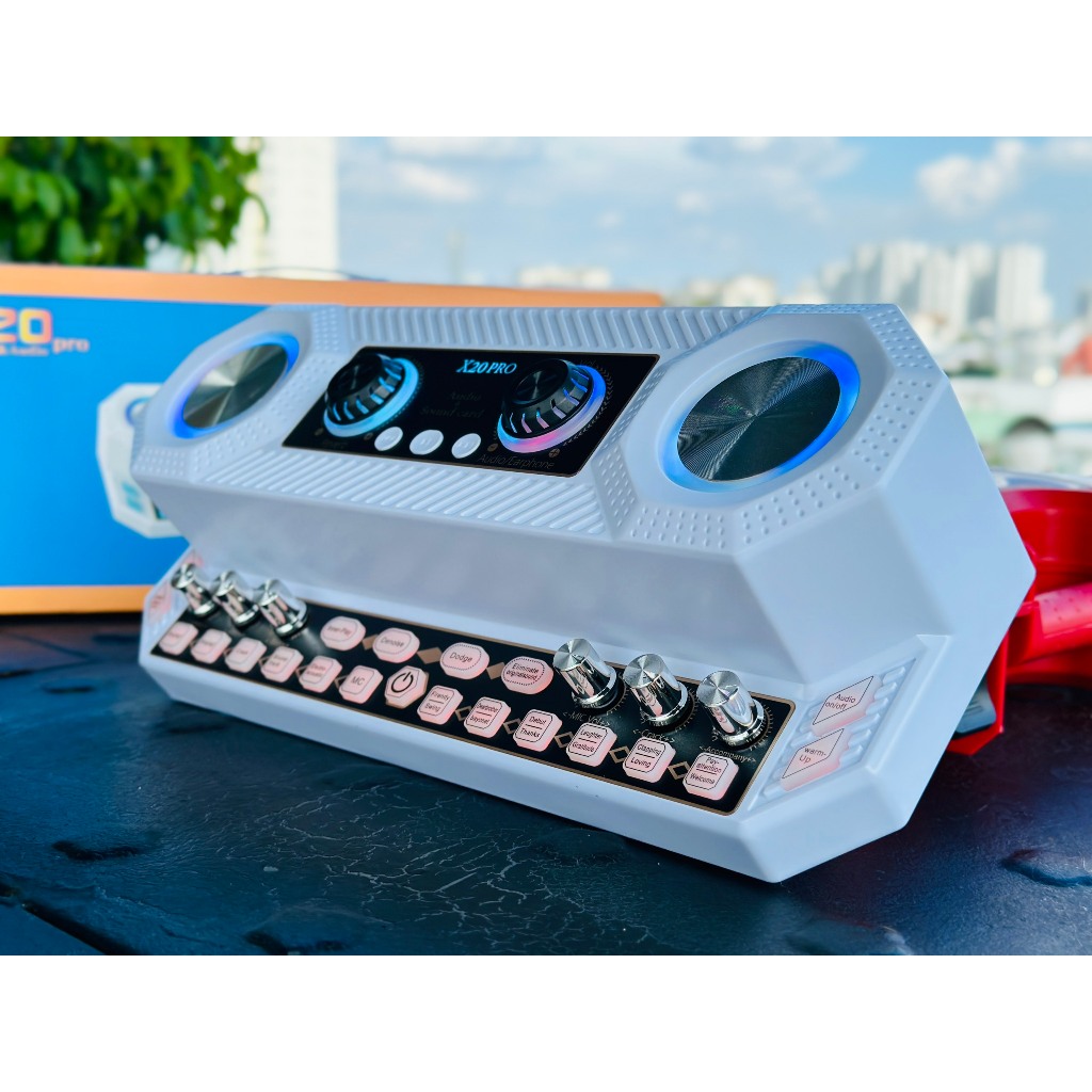 Bộ hát live thu âm X20 PRO karaoke kèm loa tích hợp soundcard và micro. Sử dụng trong các phòng hát nhỏ, liên hoan,...