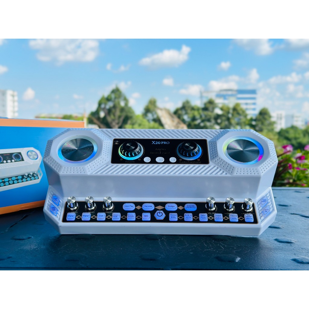 Bộ hát live thu âm X20 PRO karaoke kèm loa tích hợp soundcard và micro. Sử dụng trong các phòng hát nhỏ, liên hoan,...