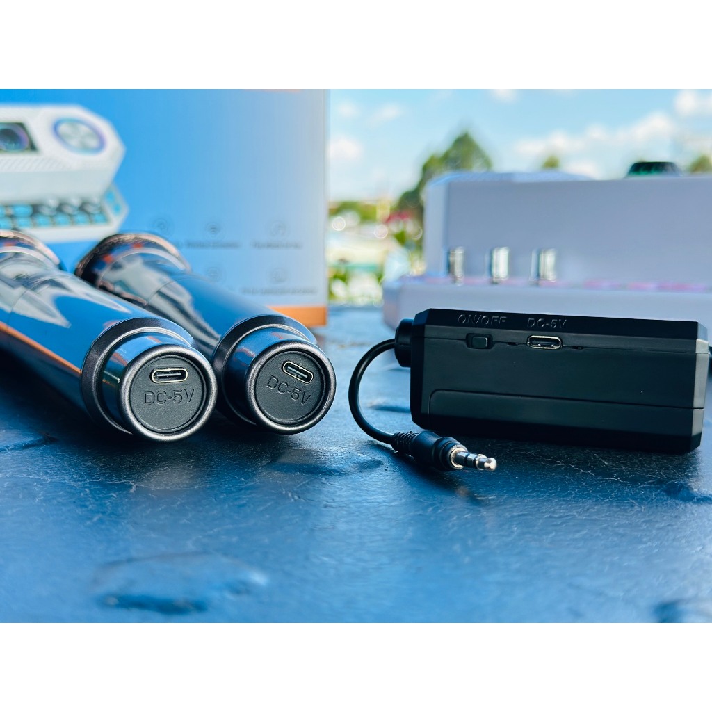 Bộ hát live thu âm X20 PRO karaoke kèm loa tích hợp soundcard và micro. Sử dụng trong các phòng hát nhỏ, liên hoan,...