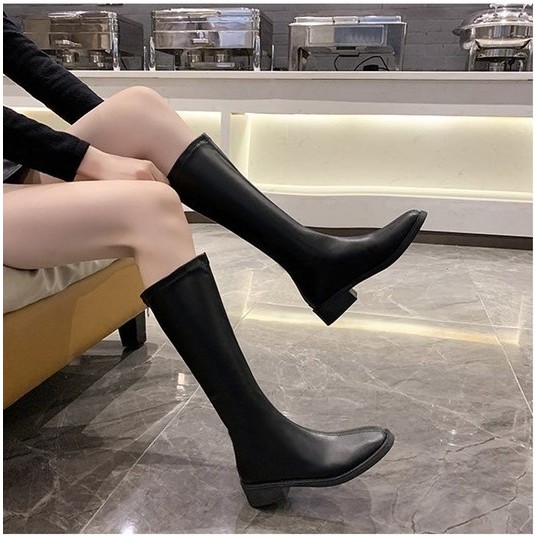 Bốt nữ thời trang IGGY Đế cao 3cm mã 258