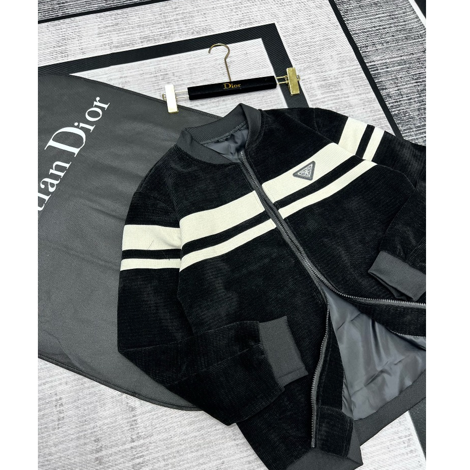 Áo Khoác Bomber Nam Nữ Thêu Logo PRADAR, Phối Sọc Ngang Áo, Chất Vải Nhung Cao Cấp, Dày Dặn, Mẫu Mới Nhất