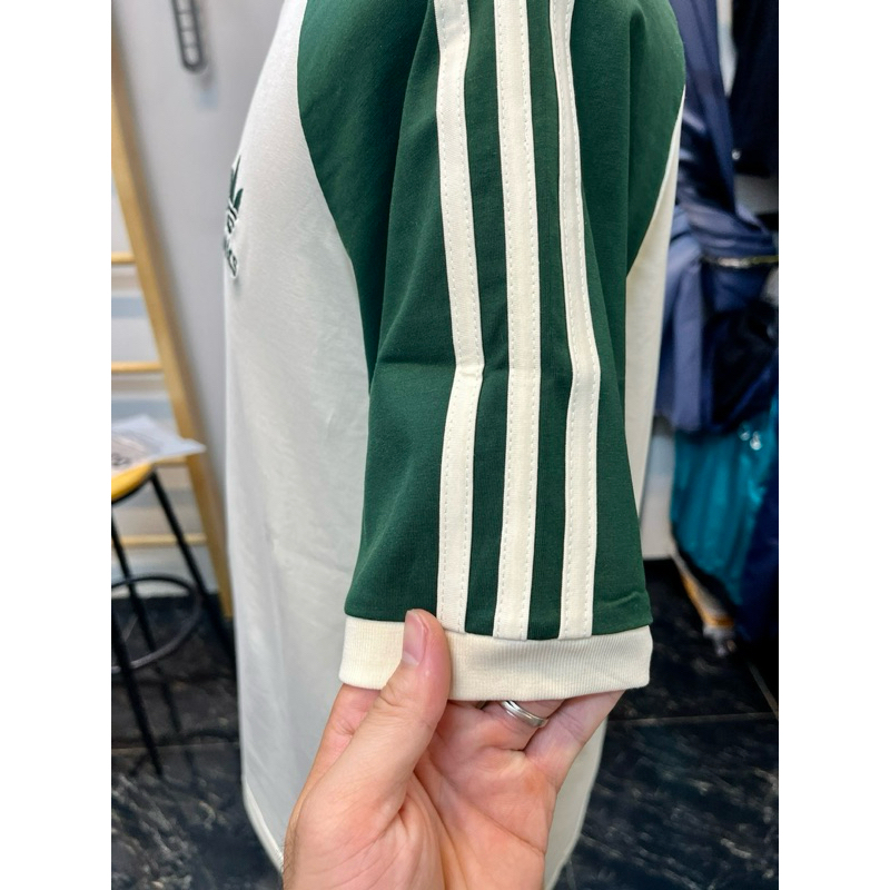 Áo thun Adidas Raglan 3 sọc unisex logo thêu cao cấp