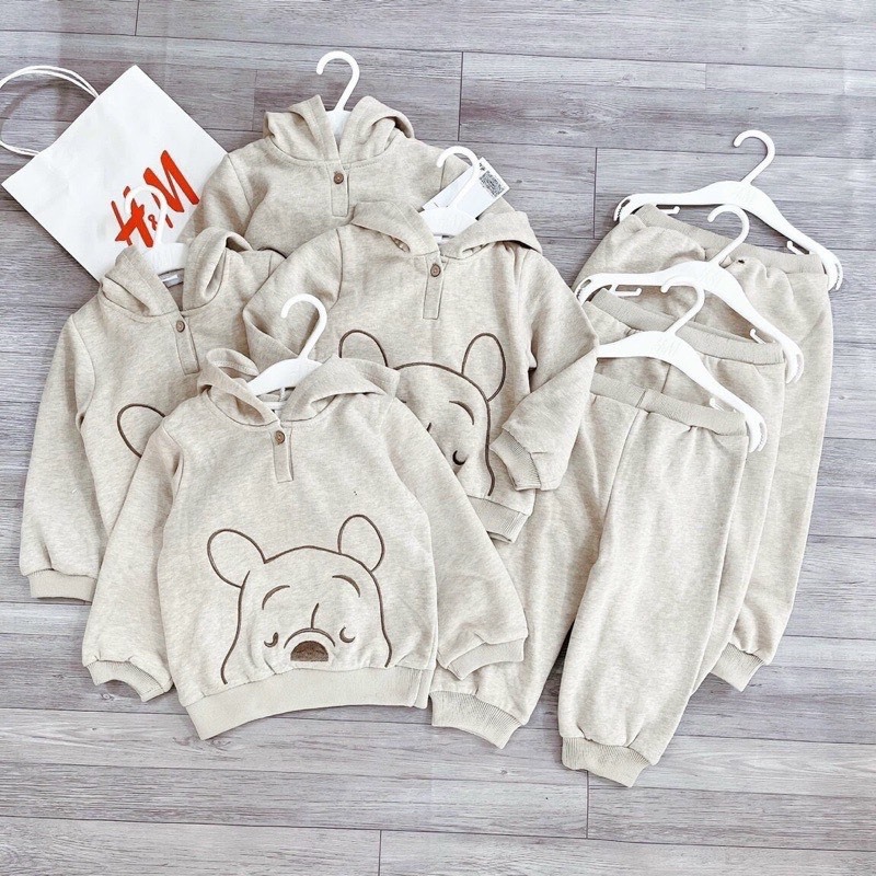 BỘ HOODIE MŨ BÉ MÀU GHI HÌNH GẤU POOH