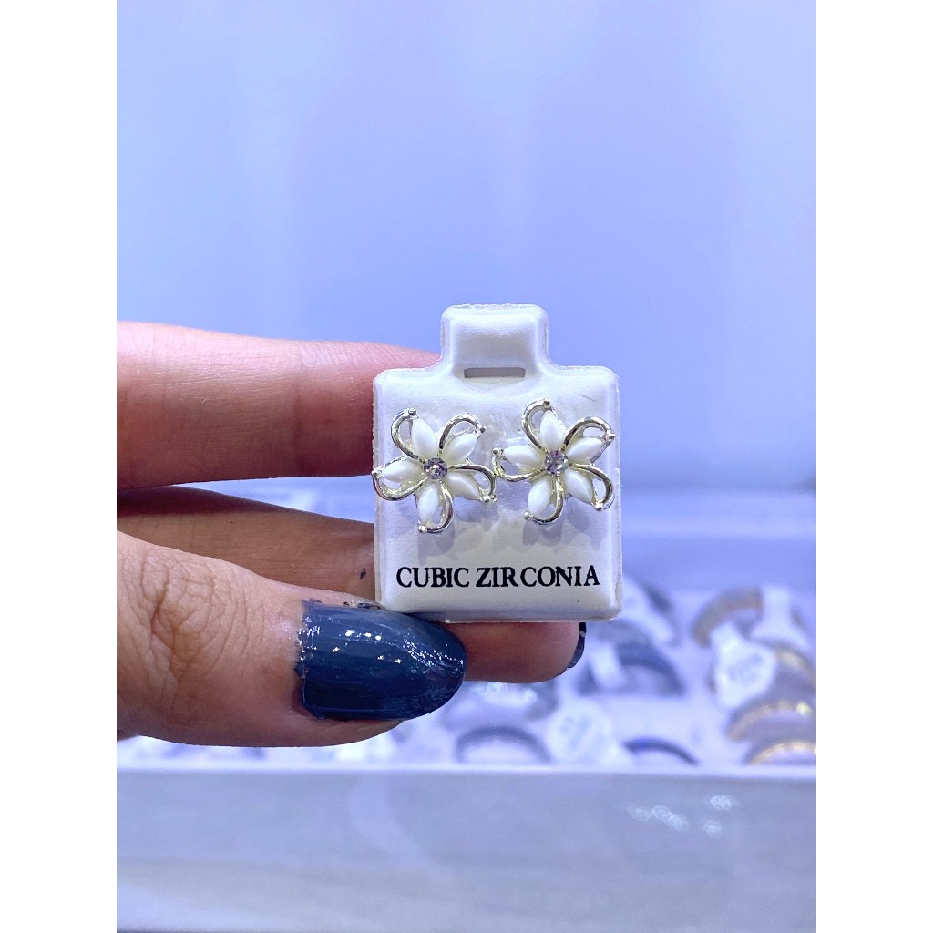 KHUYÊN TAI NHIỀU MẪU KUTE