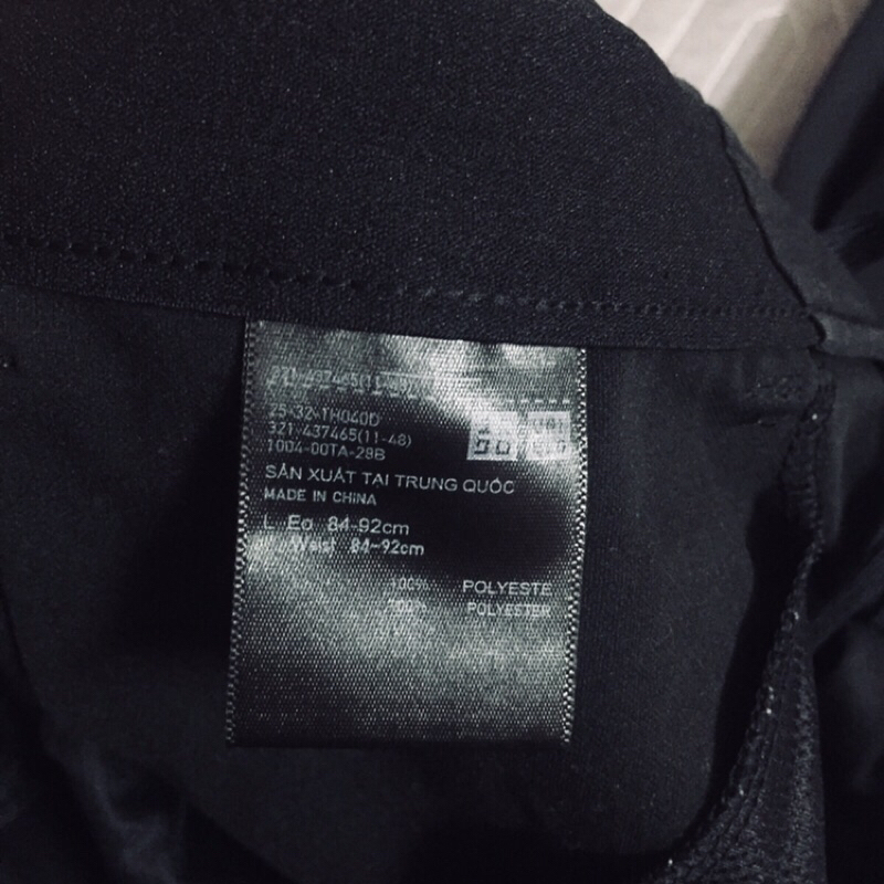 Quần dài Uniqlo màu đen eo 84- 92 cm size L 2hand