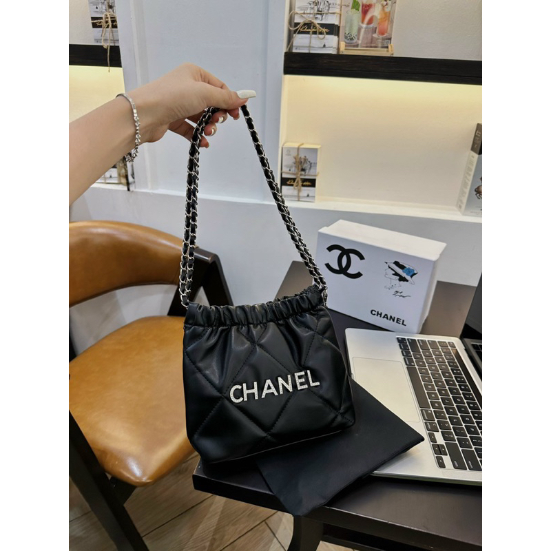 Túi kẹp nách đeo vai hobo mini logo đính đá 20cm