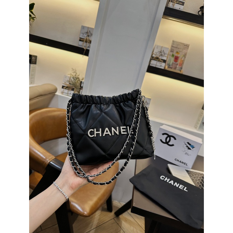 Túi kẹp nách đeo vai hobo mini logo đính đá 20cm