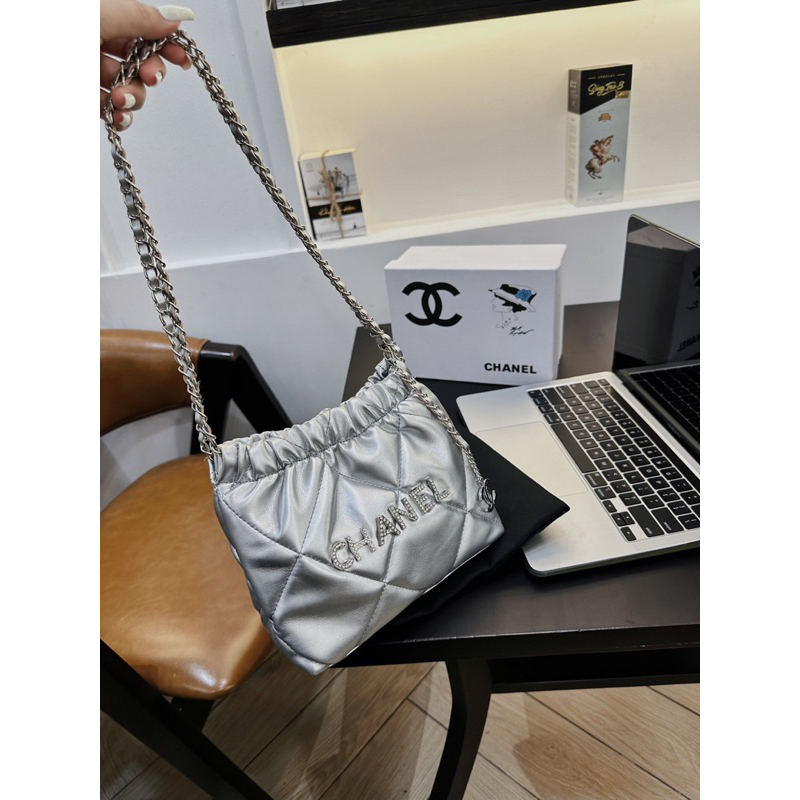 Túi kẹp nách đeo vai hobo mini logo đính đá 20cm