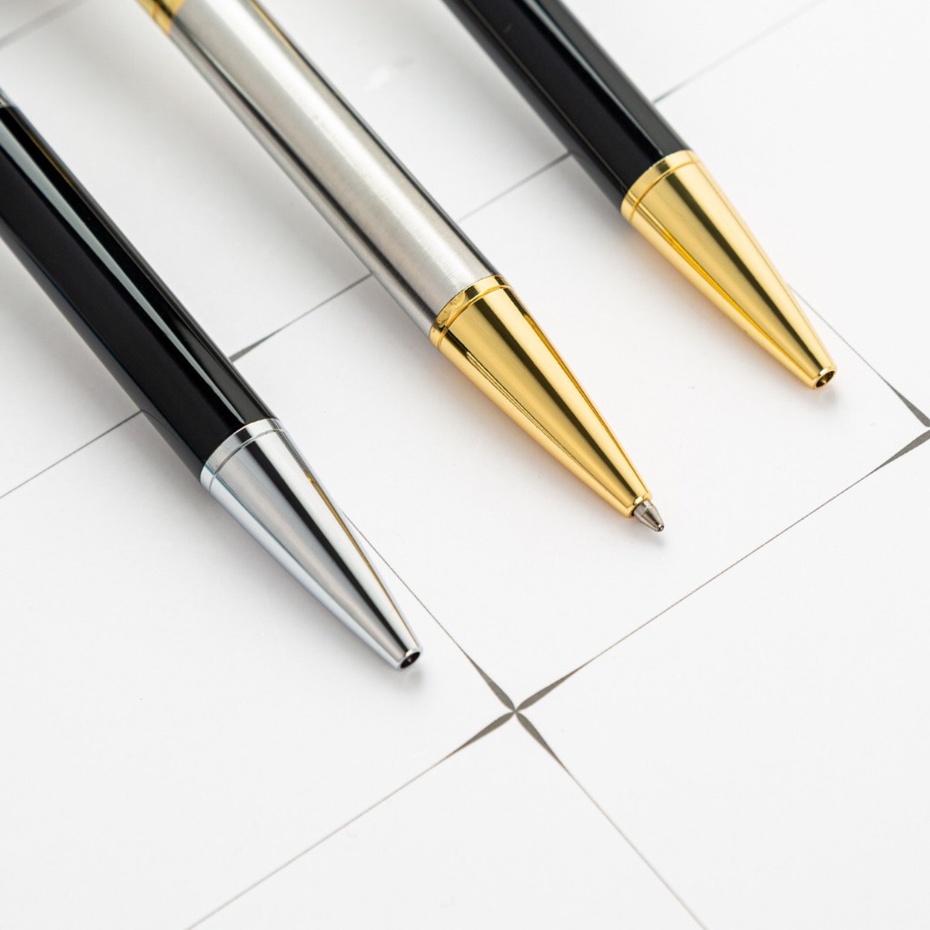 Bút ký viết Bi xoáy vặn ra ngòi vỏ Kim Loại mạ màu Điểm nhấn BP572