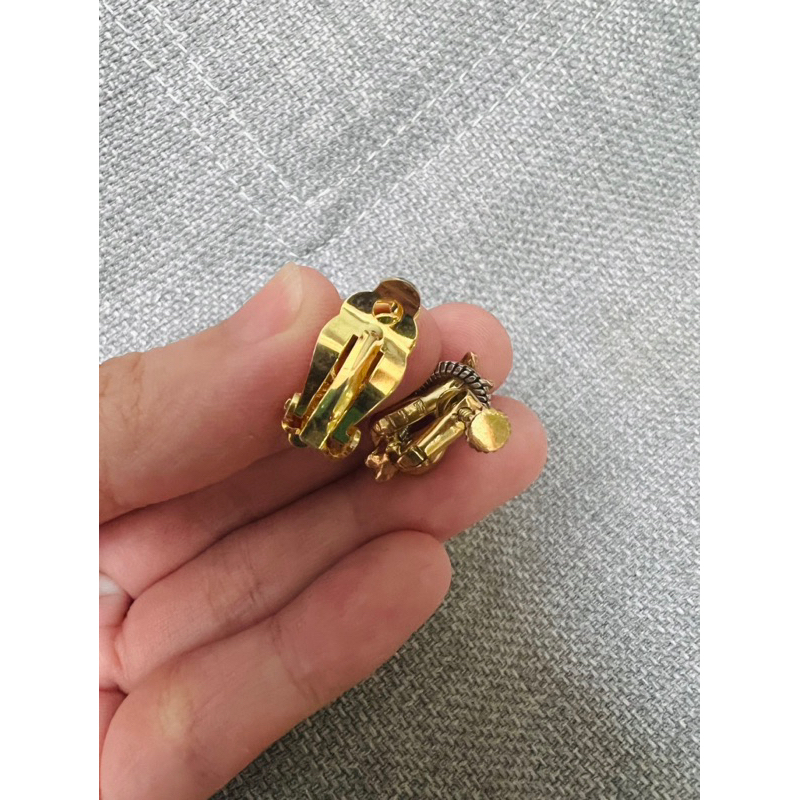 Thanh lý bông tai 2 chiếc khác nhau