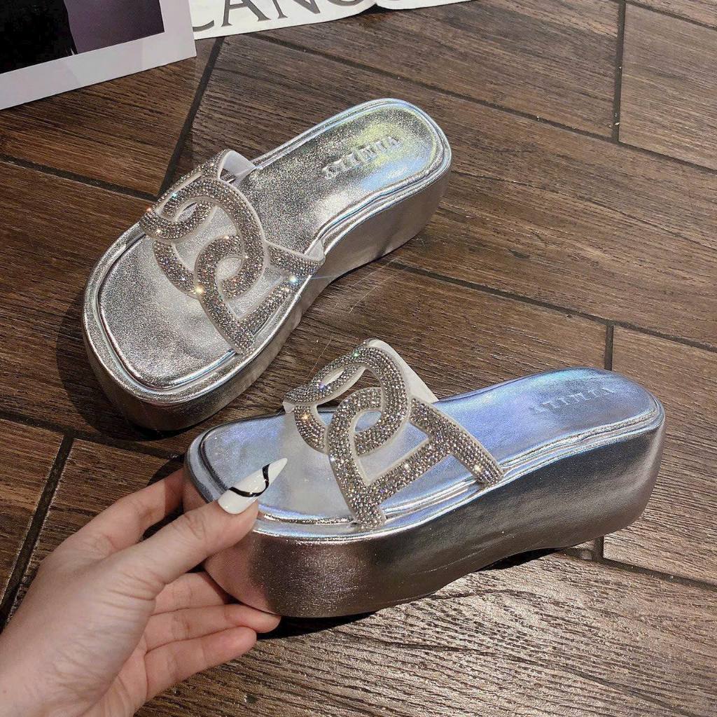 Dép cao bánh mì xoàn đính đá siêu xinh da xịn đế đúc 7p tôn dáng quá đẹp