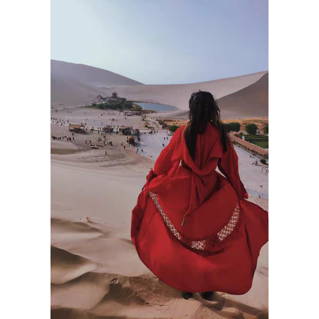 Váy maxi màu đỏ dáng dài xẻ tà đùi có mũ - MS105