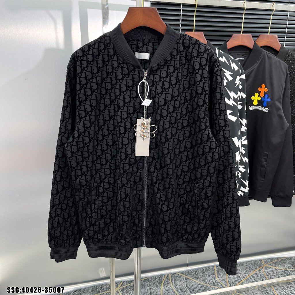Áo Khoác Bomber Nam Đì O Dập Vân Logo Nhung Full Áo - Áo Khoác Bomber Nam Đì O Viền Áo Dập Vân Nổi Siêu Đẹp