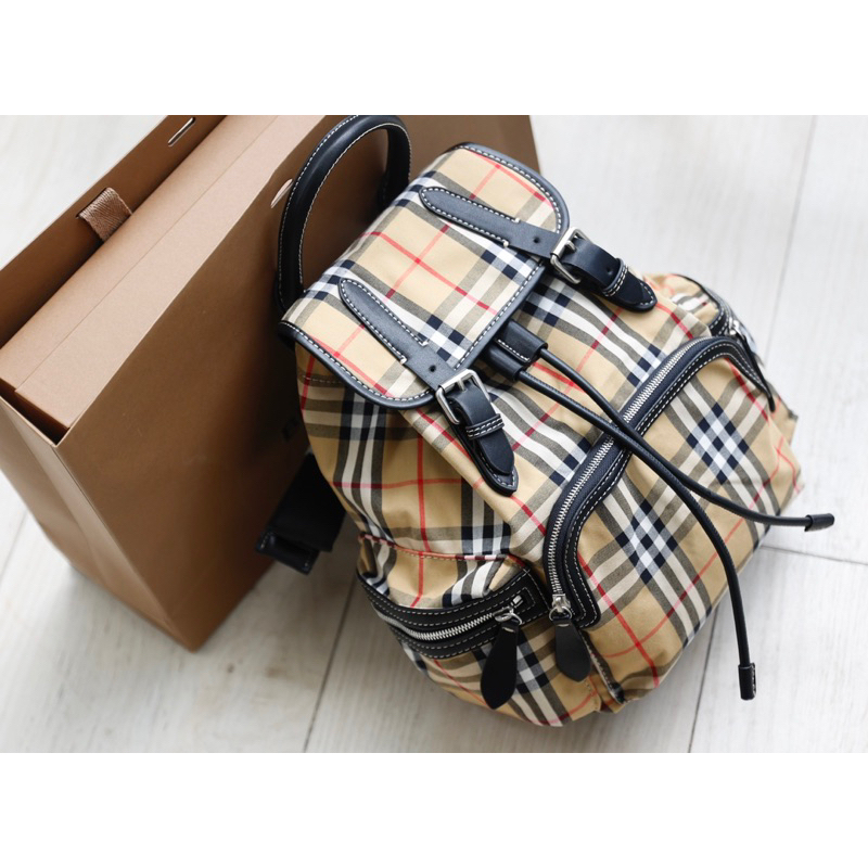 Balo Burr hàng đẹp vải siêu dày dặn đẹp kèm tag size 28x32cm nam nữ dùng ok