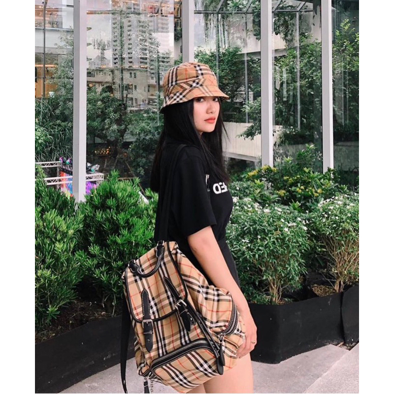 Balo Burr hàng đẹp vải siêu dày dặn đẹp kèm tag size 28x32cm nam nữ dùng ok