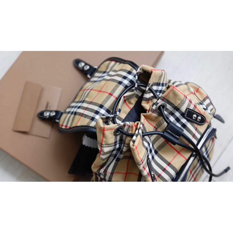 Balo Burr hàng đẹp vải siêu dày dặn đẹp kèm tag size 28x32cm nam nữ dùng ok