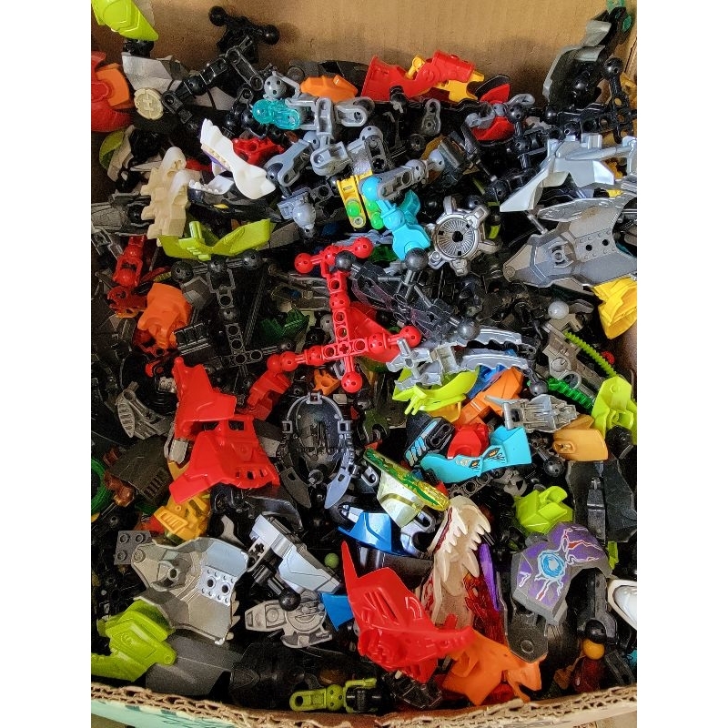 1kg đồ chơi lắp ráp Bionicle Factory Hero Non Nobrand cũ