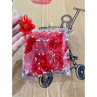 Hoa cài áo (1 hộp 50 cái, kích thước hoa 2.5cm) dành cho họ nhà trai, họ nhà gái trong đám cưới