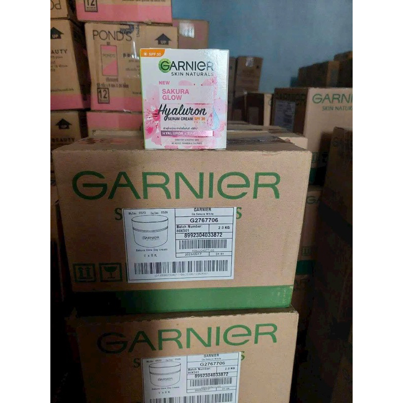 Kem dưỡng trắng da Garnier Sakura White hàng Thái Lan chính hãng