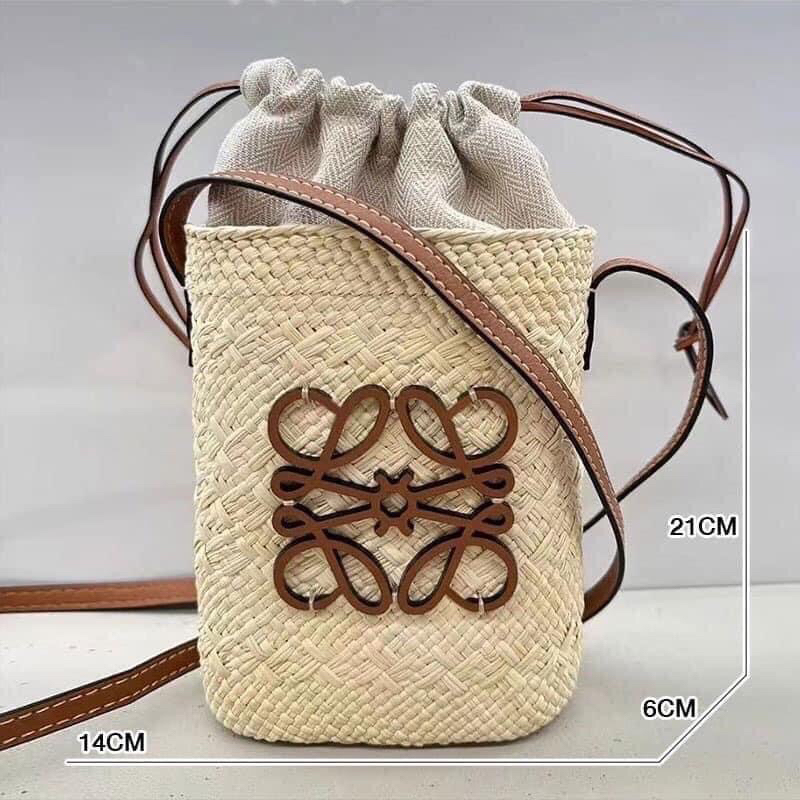 Túi cói đeo chéo rút miệng logo vuông sịn sò phiên bản mini