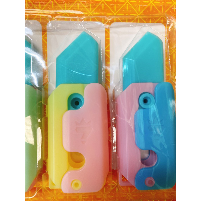 Sỉ vỉ 24 chiếc kiem quay phát sáng dạ quang