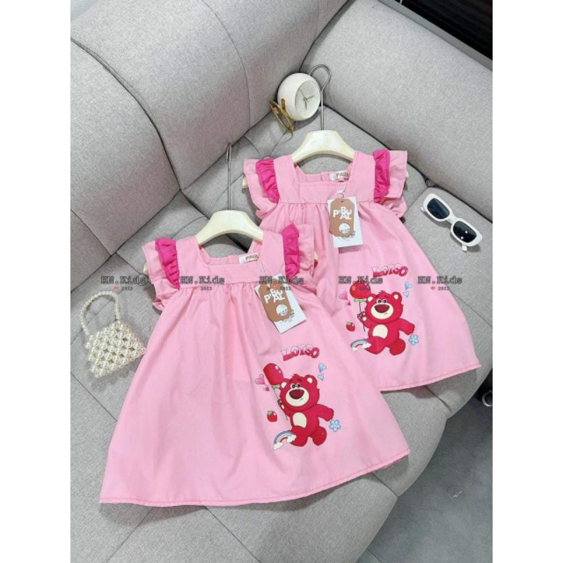 Váy gấu dâu cho bé gai 8 đến 28kg.hình thật trải sàn ạ