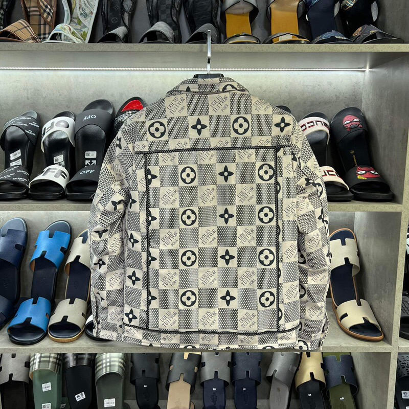 Áo khoác LV sc nhung tăm -4655