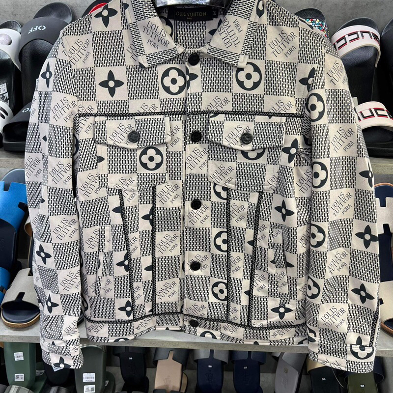 Áo khoác LV sc nhung tăm -4655