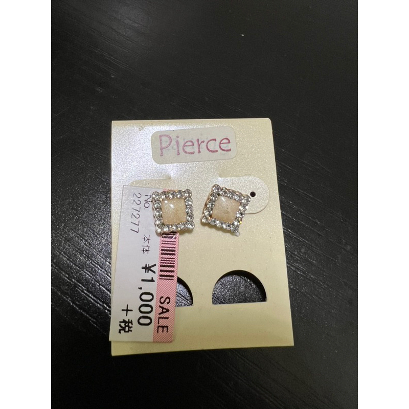 Bông tai đinh, chất liệu đẹp